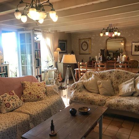 Le Peyrail Bed and Breakfast Les Lèves-et-Thoumeyragues Eksteriør billede