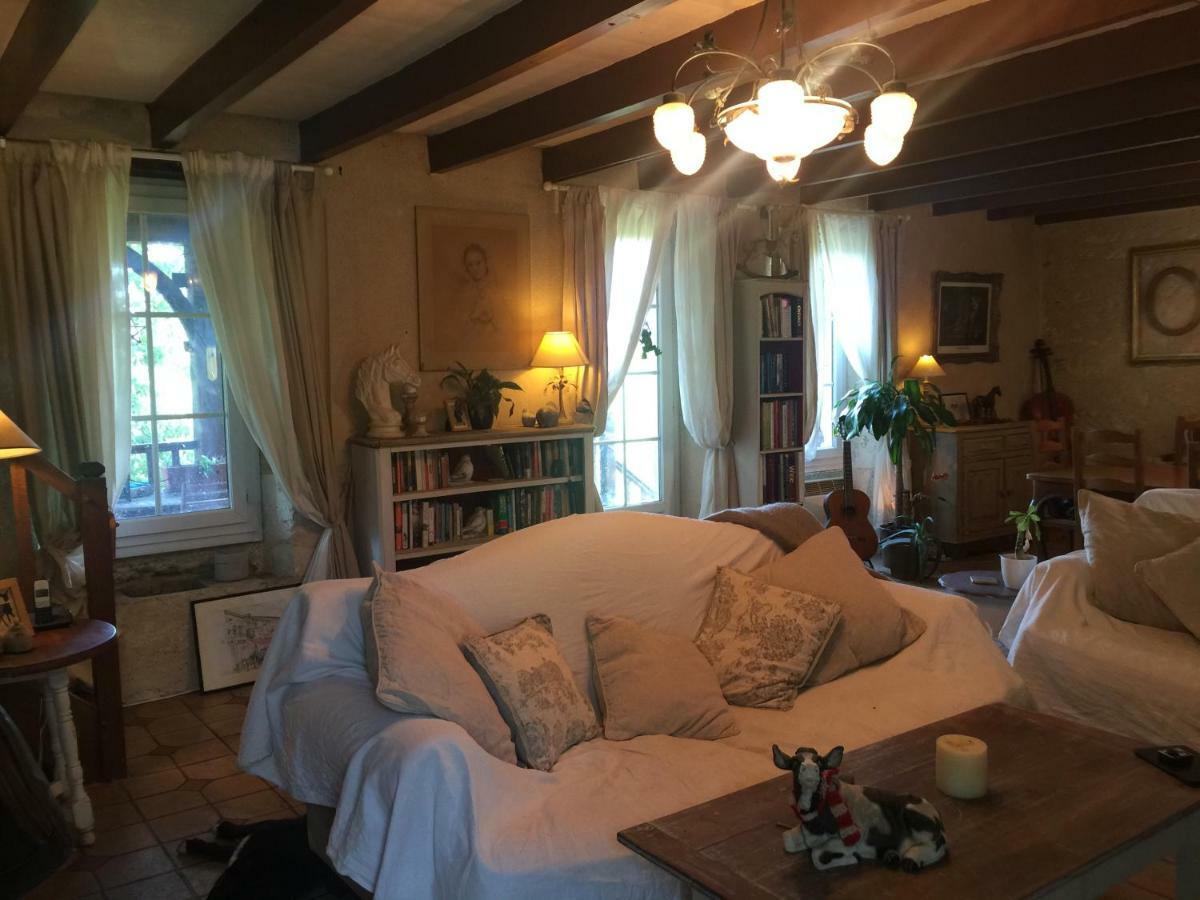 Le Peyrail Bed and Breakfast Les Lèves-et-Thoumeyragues Eksteriør billede